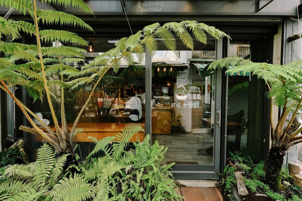 台南景點｜肆樓咖啡綠意盎然的寧靜小店，台南安平老街必訪的。安平咖啡廳/台南咖啡廳